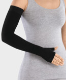 Juzo Expert Seamless with thumb stub in combination with compression sleeve Gauntlet with thumb stub in combination with compression sleeve colour black pepper