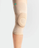 Knee with JuzoFlex Genu-Wide in colour Beige